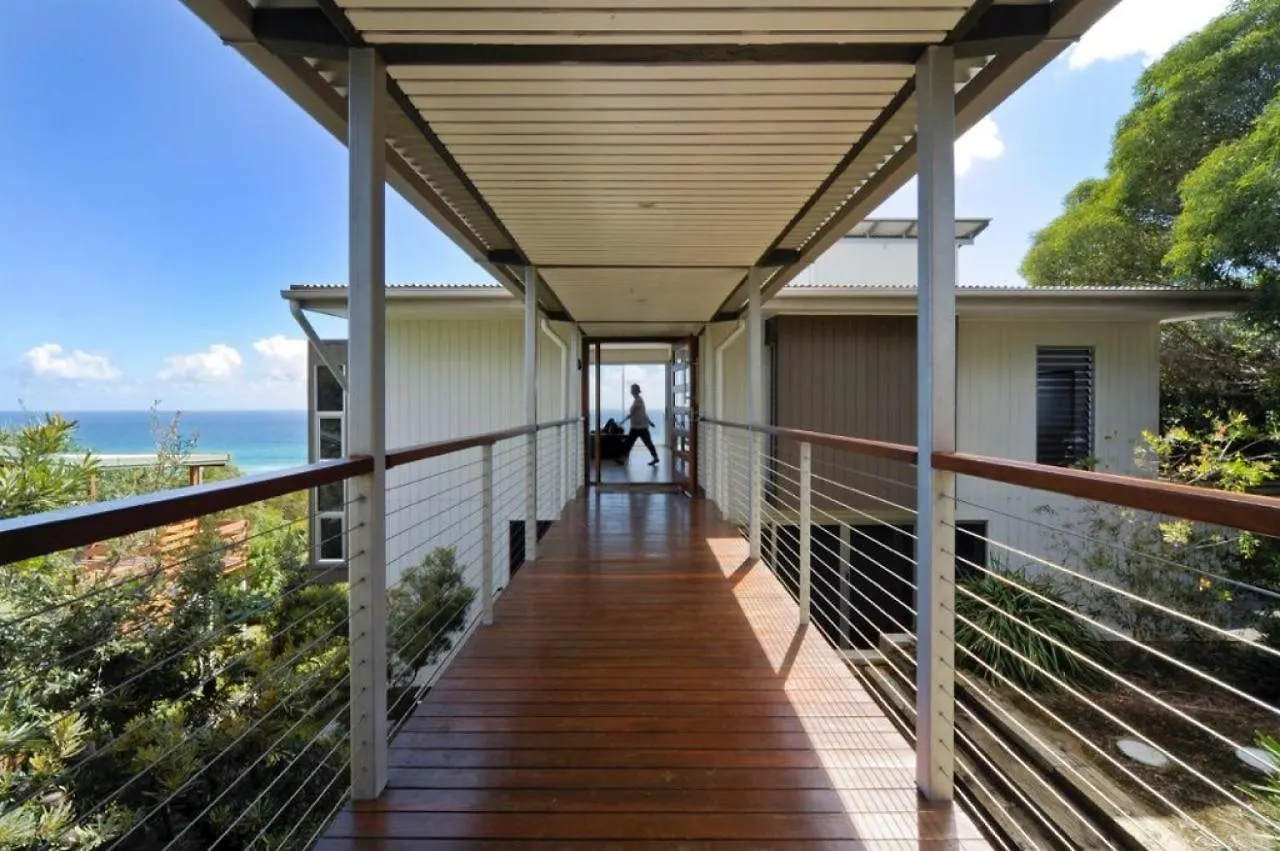 Oceanside 4 Bedrooms Point Lookout 0*,  Australia
